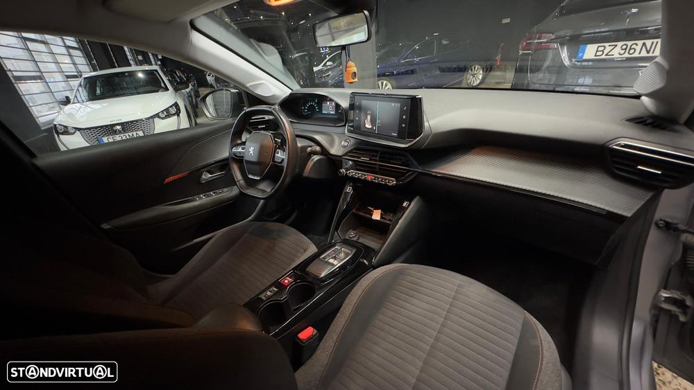 Peugeot e-208 E-Style - 15