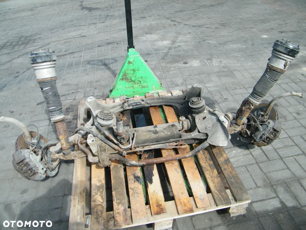 Zaciski hamulcowe przód Mercedes W220 S klasa 3.2 CDI (2001r.) - 1