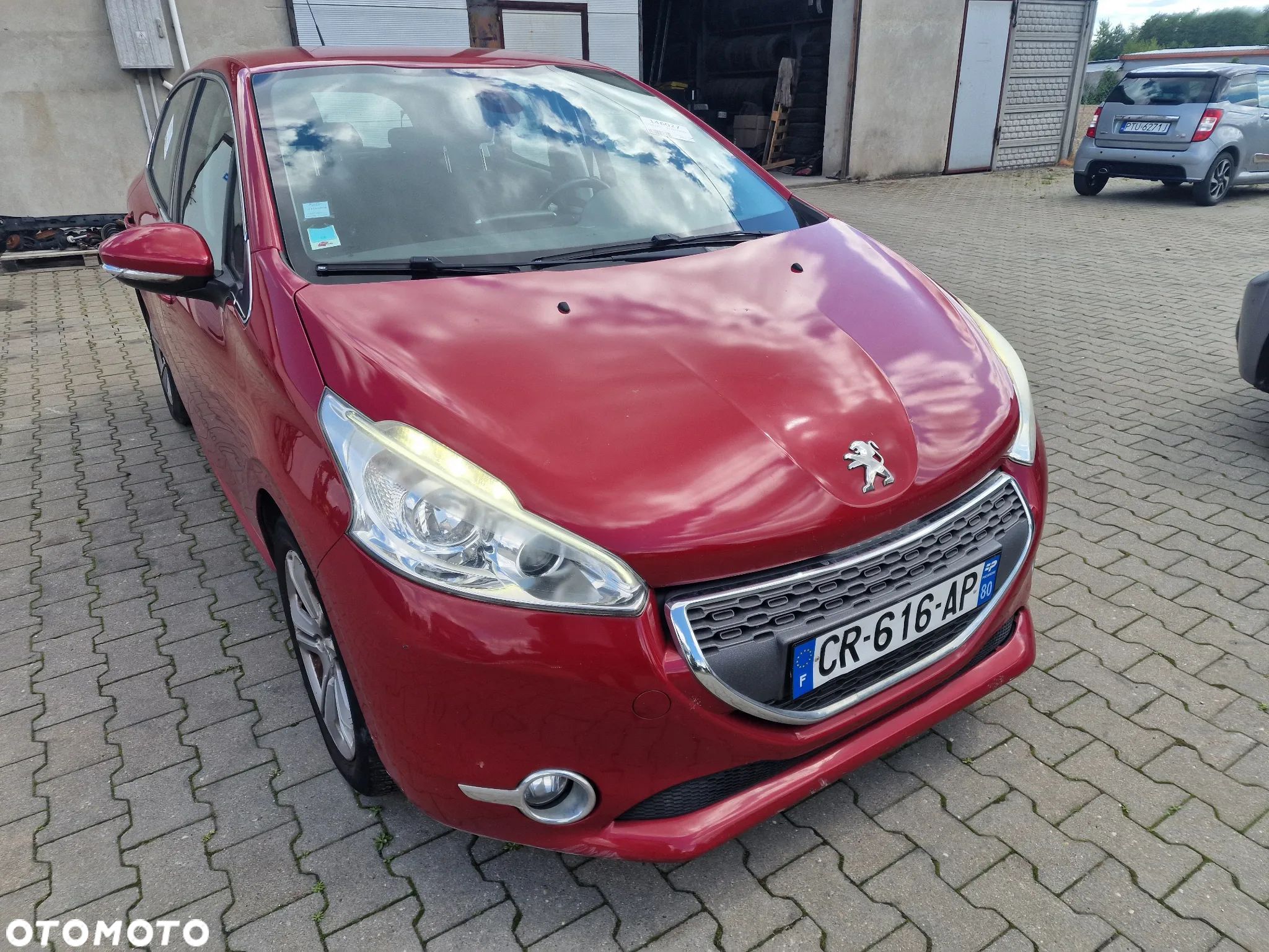 Peugeot 208 e-HDi 115 Stop&Start Allure - 1
