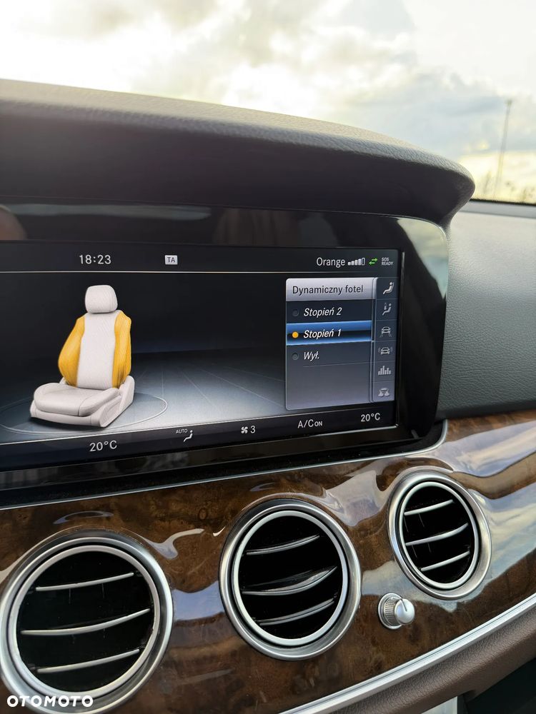 Mercedes-Benz Klasa E - 28