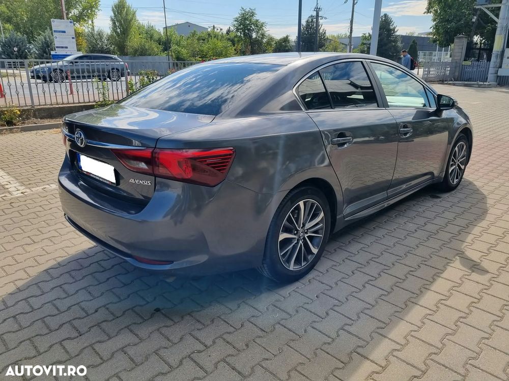 Toyota Avensis - 2