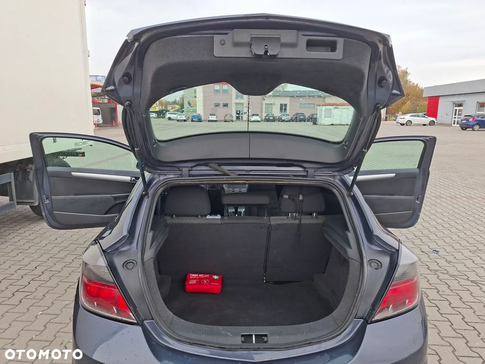 Opel Astra 2.0 T Sport - 13
