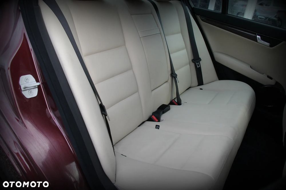 Mercedes-Benz Klasa C 280 7G-TRONIC Avantgarde - 17