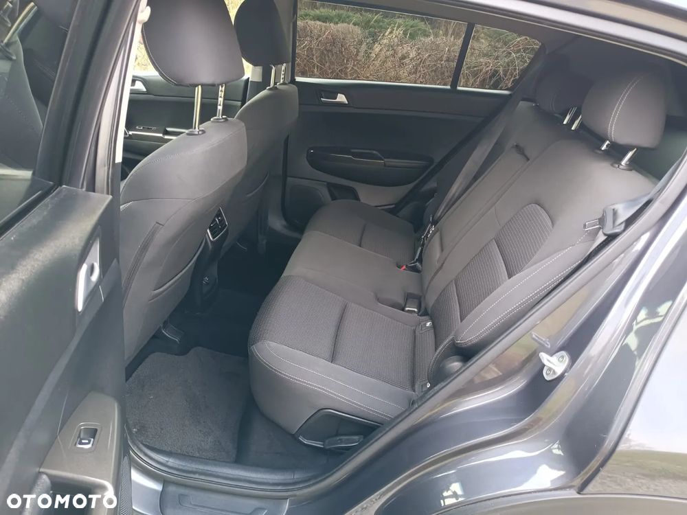 Kia Sportage 1.7 CRDI 2WD Dream-Team Edition - 28