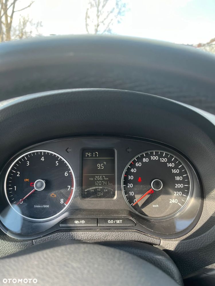 Volkswagen Polo - 12