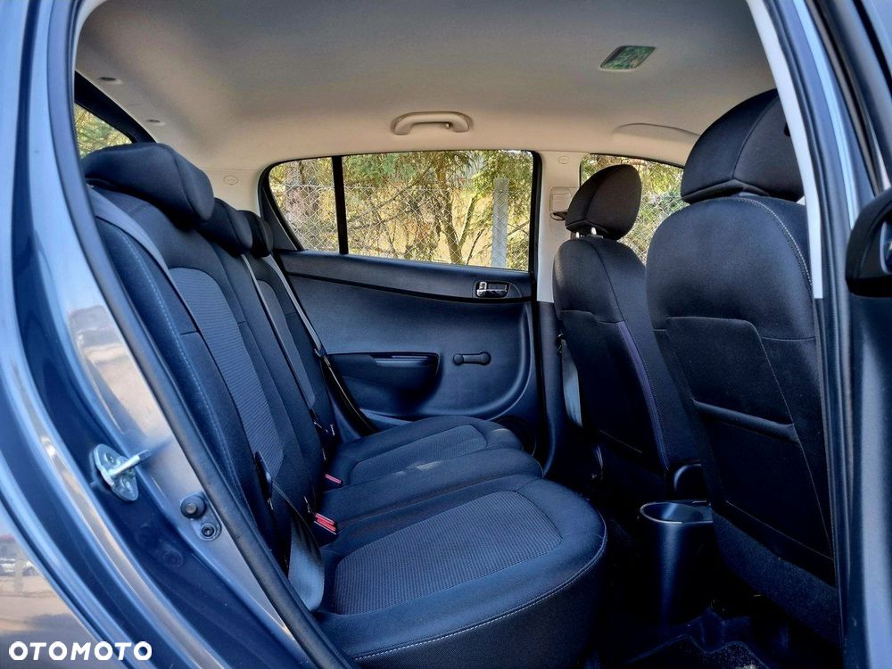 Hyundai i20 1.2 Trend - 12