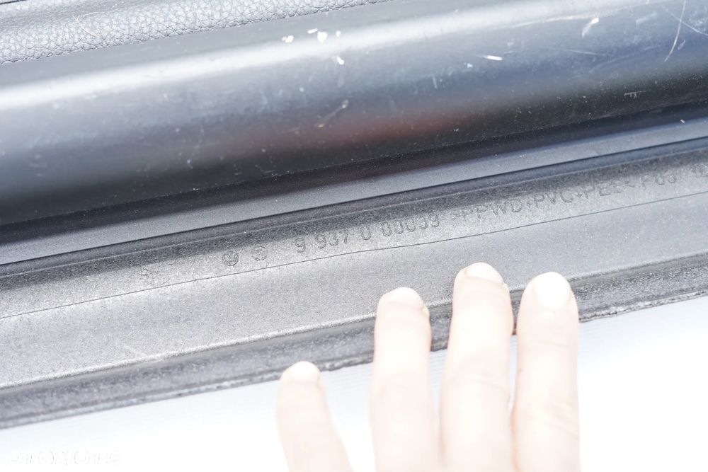 Roleta bagażnika VW Passat B6 Kombi 9937000039 - 11