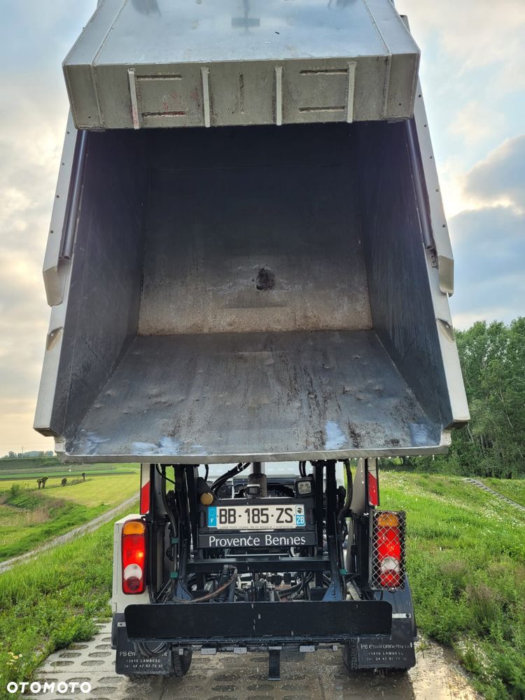 Renault Maxity Cabstar - 18