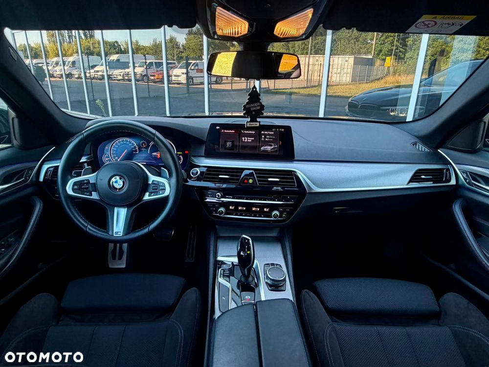 BMW Seria 5 525d M Sport sport - 24
