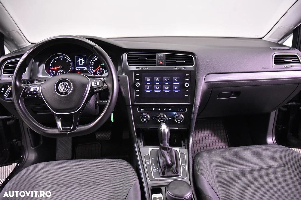 Volkswagen Golf - 9