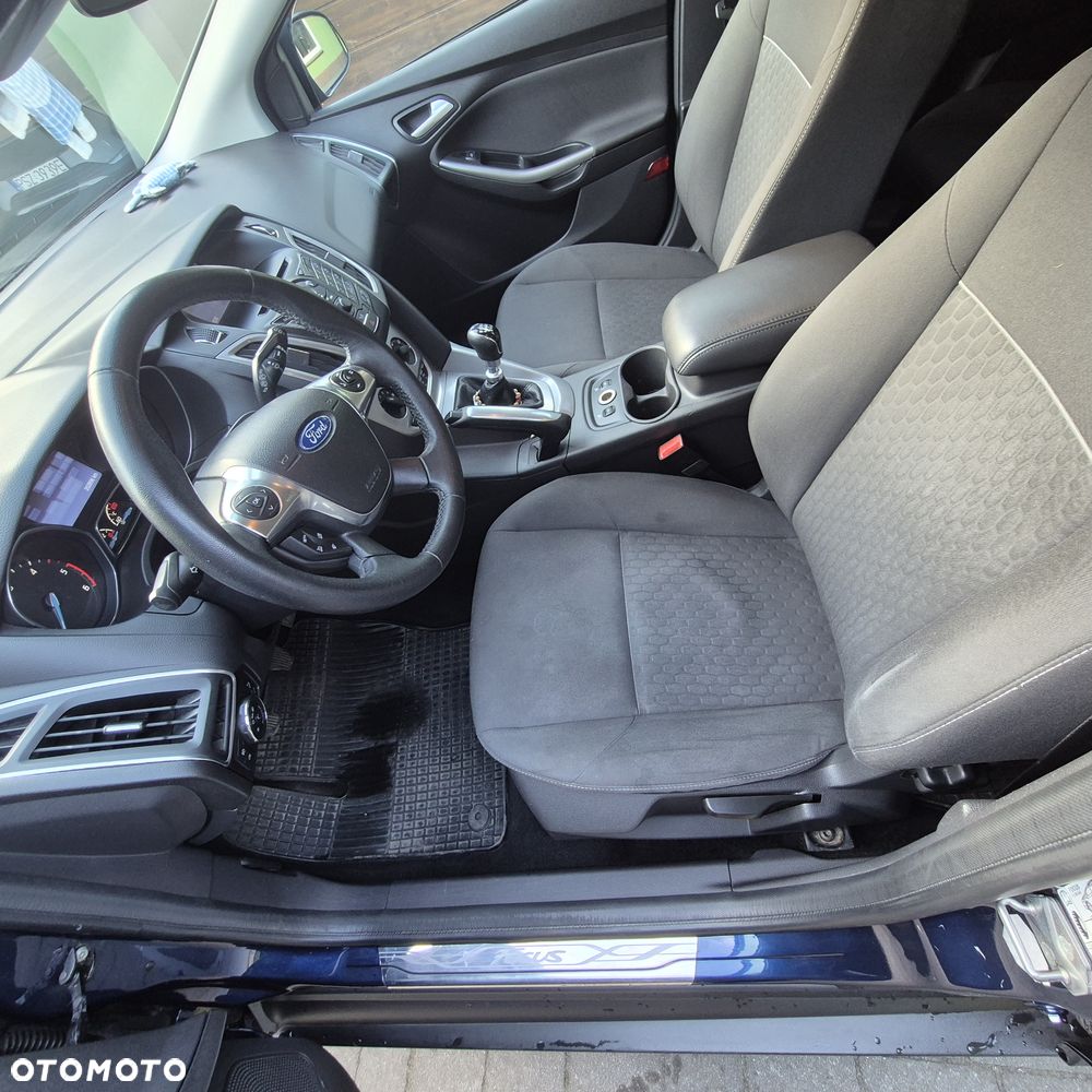 Ford Focus 1.6 TDCi ECOnetic 99g Start-Stopp-System SYNC Edition - 16