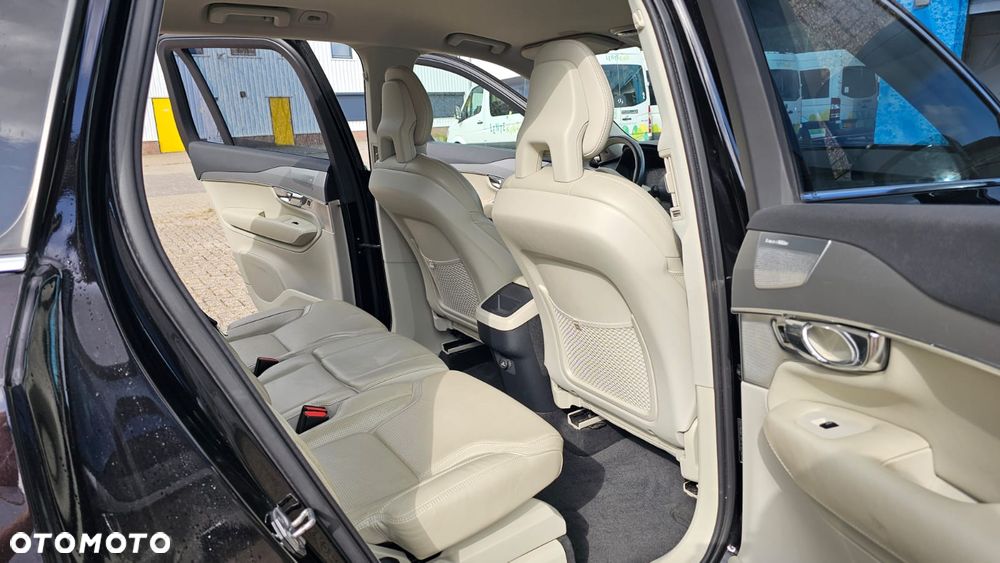 Volvo XC 90 - 22