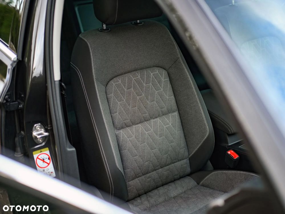 Volkswagen Passat 2.0 TDI SCR Style DSG - 29