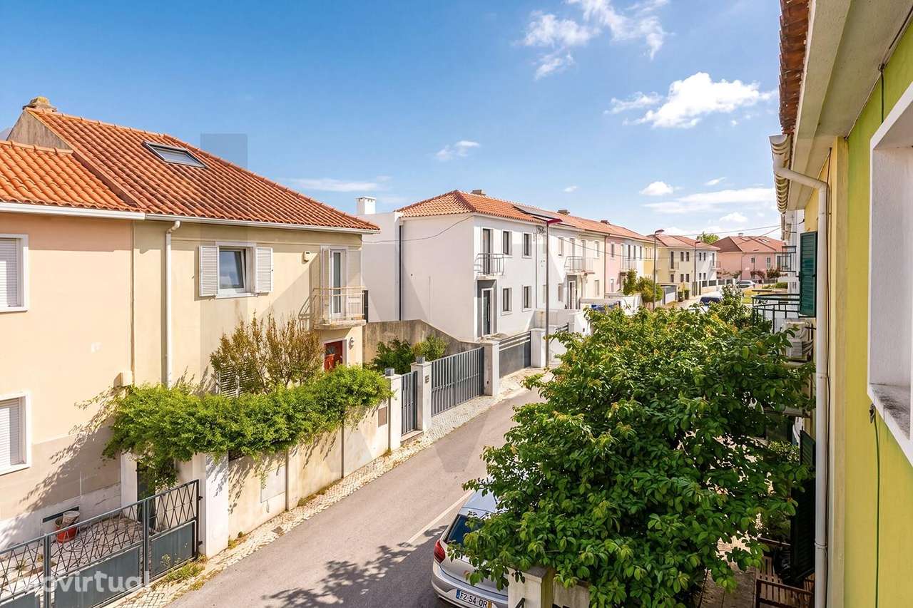 MORADIA T2 c/ QUINTAL p/ REMODELAR - BAIRRO SANTA CRUZ - Benfica - Grande imagem: 3/25