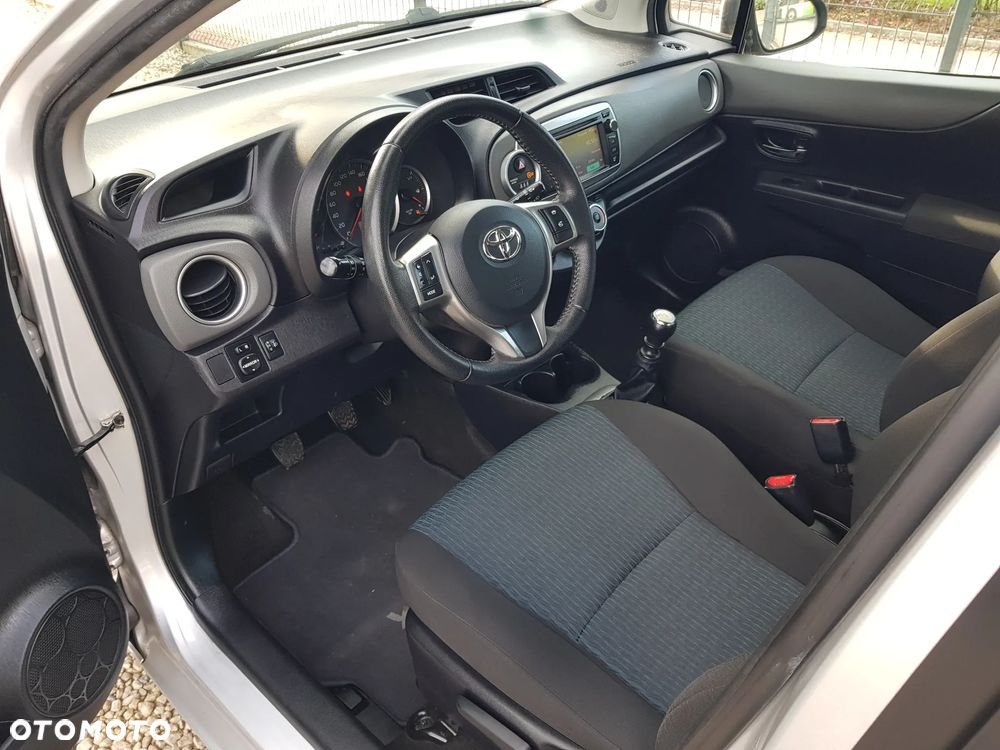 Toyota Yaris - 10