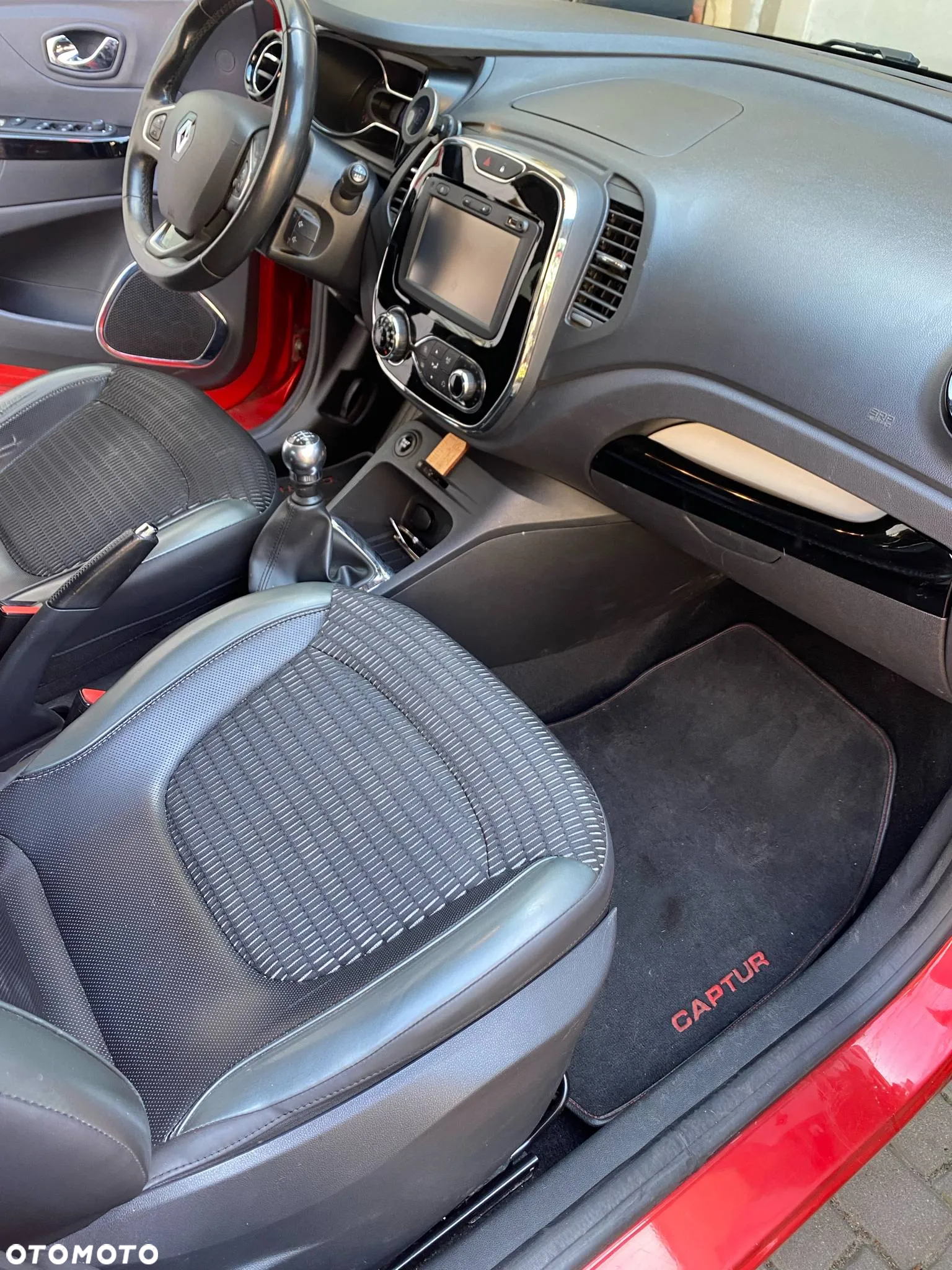Renault Captur 0.9 Energy TCe Helly Hansen - 8