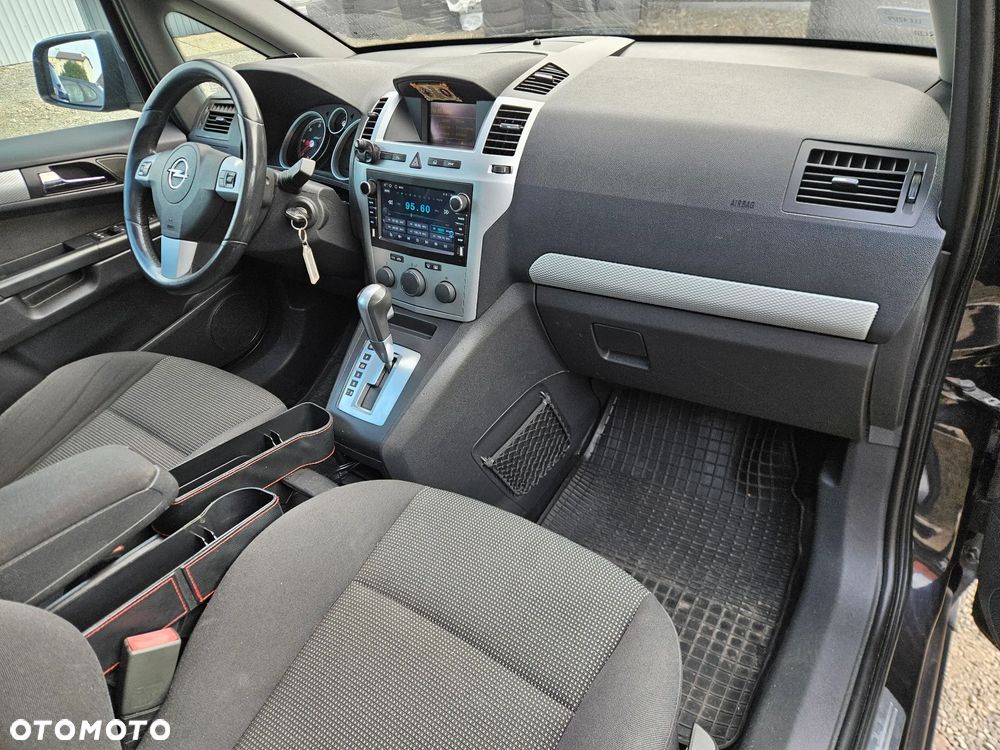 Opel Zafira - 11