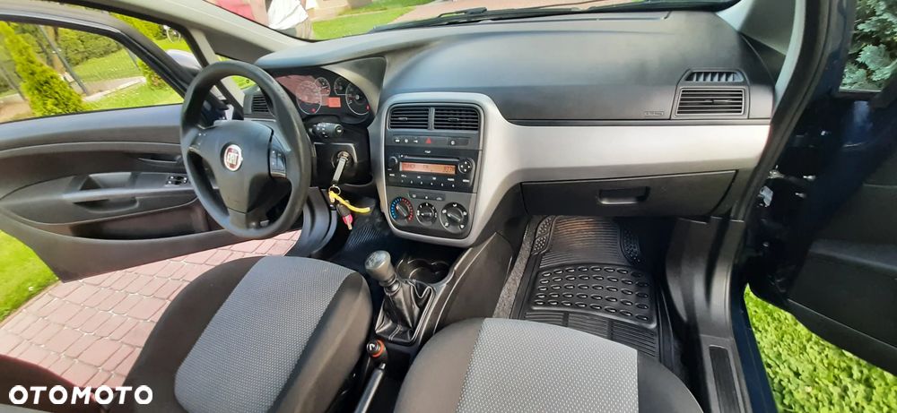 Fiat Grande Punto - 32
