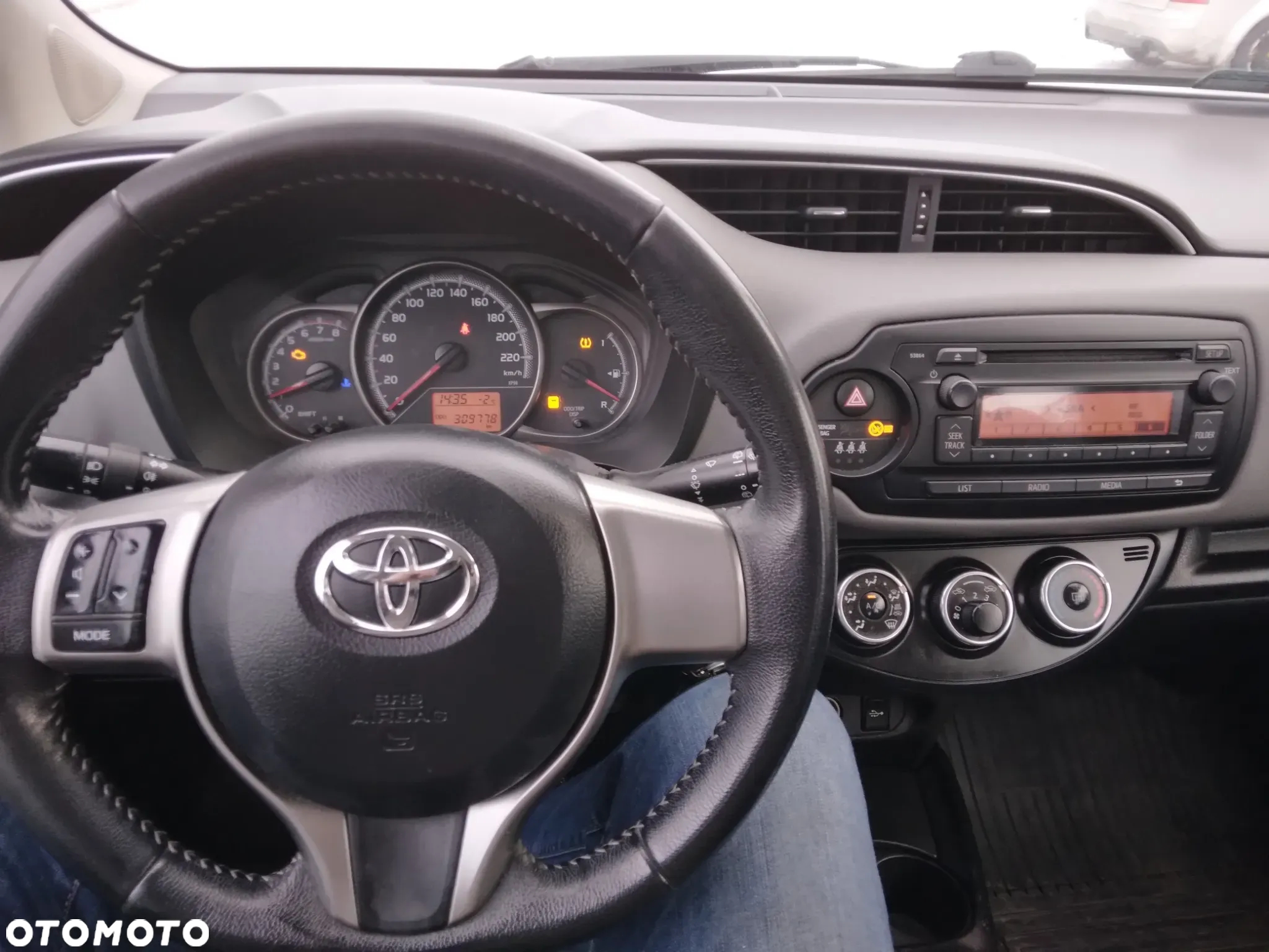 Toyota Yaris 1.0 Active - 14