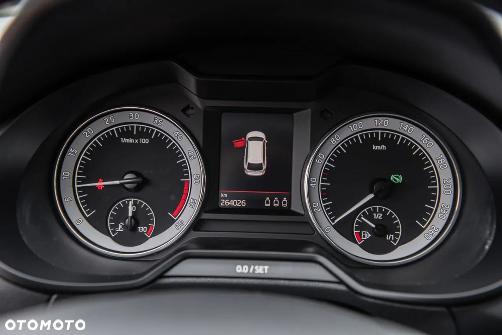 Skoda Octavia Scout 2.0 TDI 4x4 DSG - 20