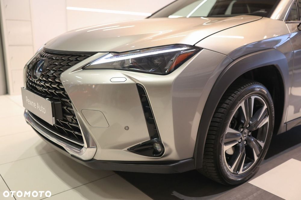Lexus UX - 18