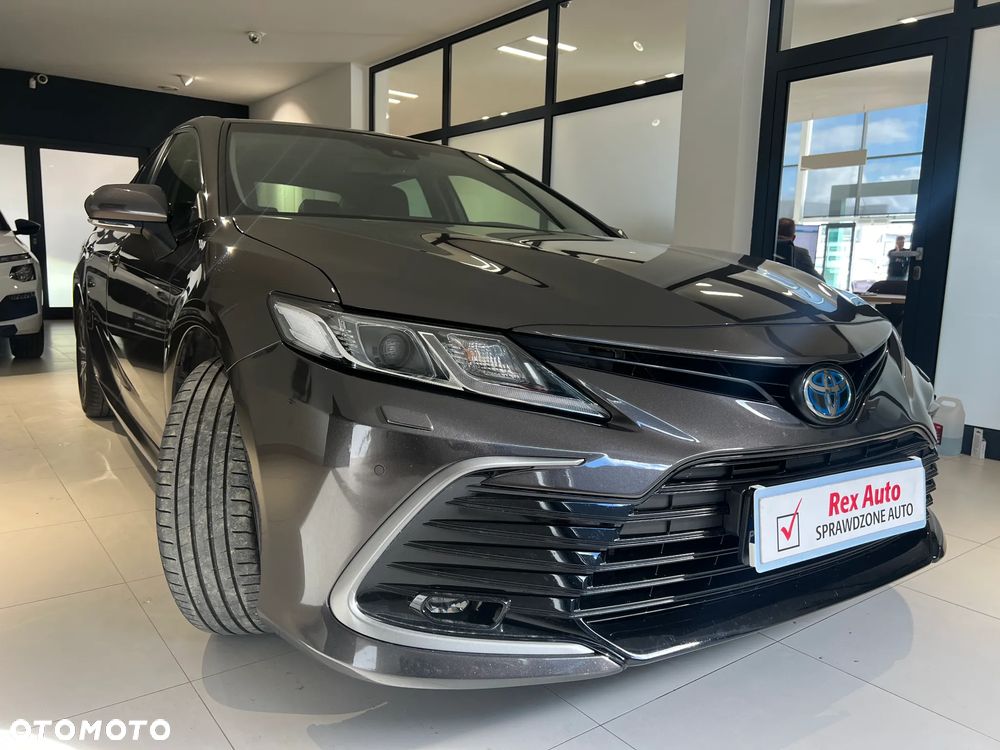 Toyota Camry 2.5 Hybrid Prestige CVT - 2