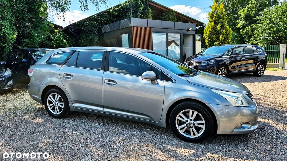 Toyota Avensis - 9