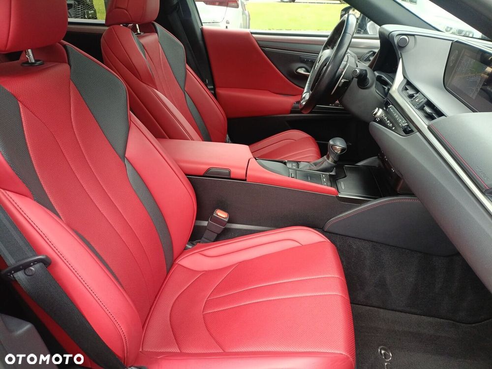 Lexus ES 300h F Sport Edition - 18