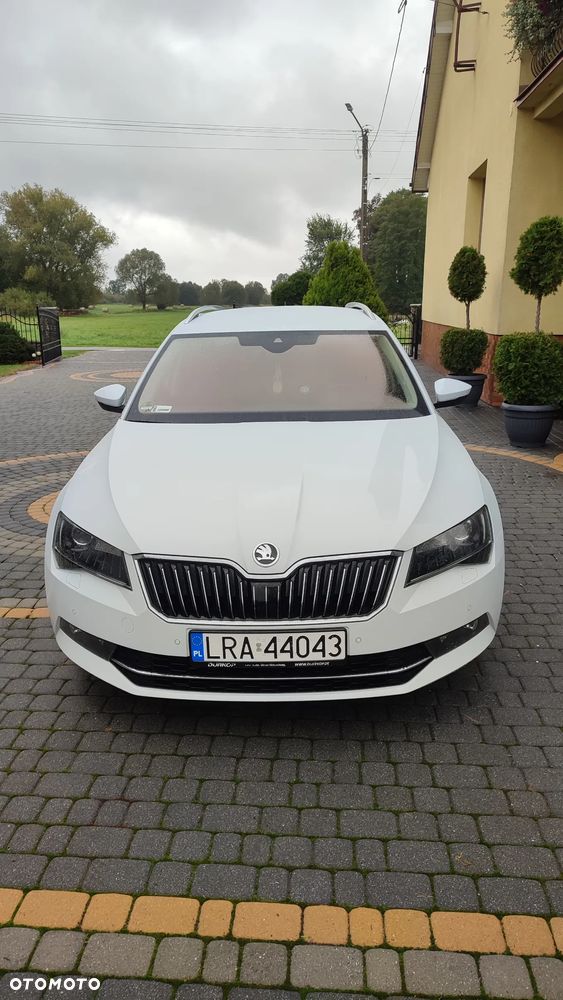 Skoda Superb 2.0 TDI SCR L&K DSG - 2