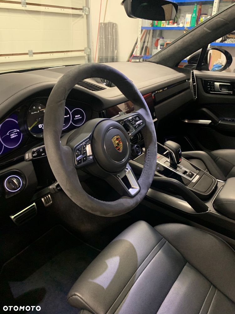 Porsche Cayenne - 6
