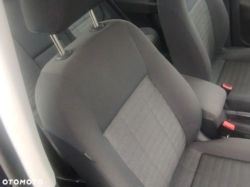 Volkswagen Golf Plus - 15