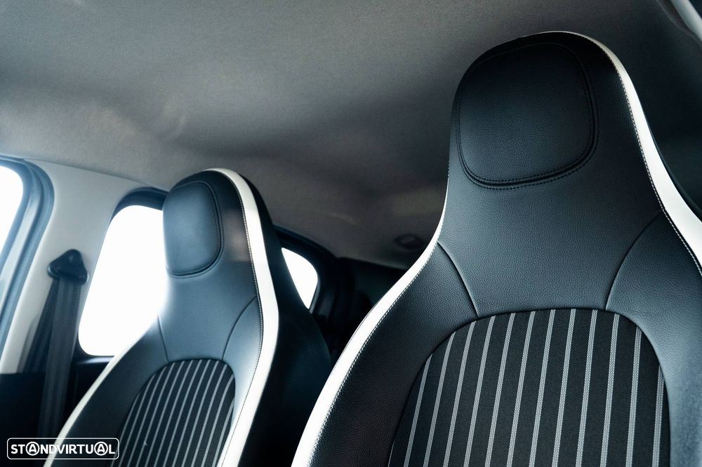 Renault Twingo Z.E. 22 Intens - 18