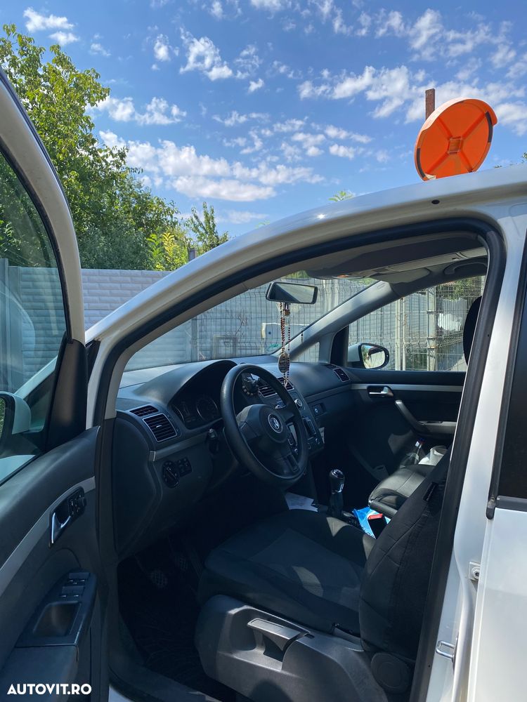 Volkswagen Touran 1.6 TDI Highline - 9