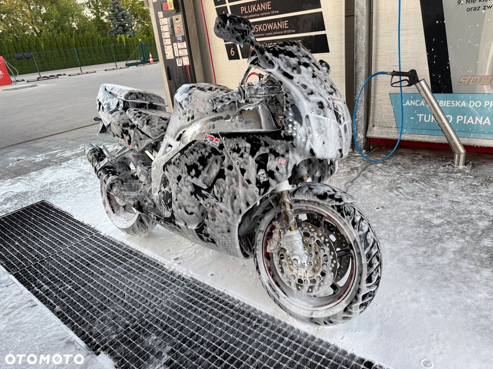 Honda CBR - 9