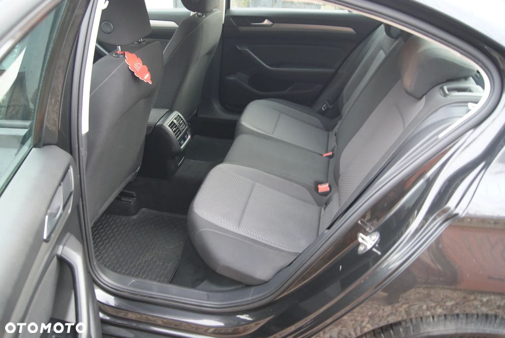 Volkswagen Passat 1.5 TSI EVO Elegance DSG - 10