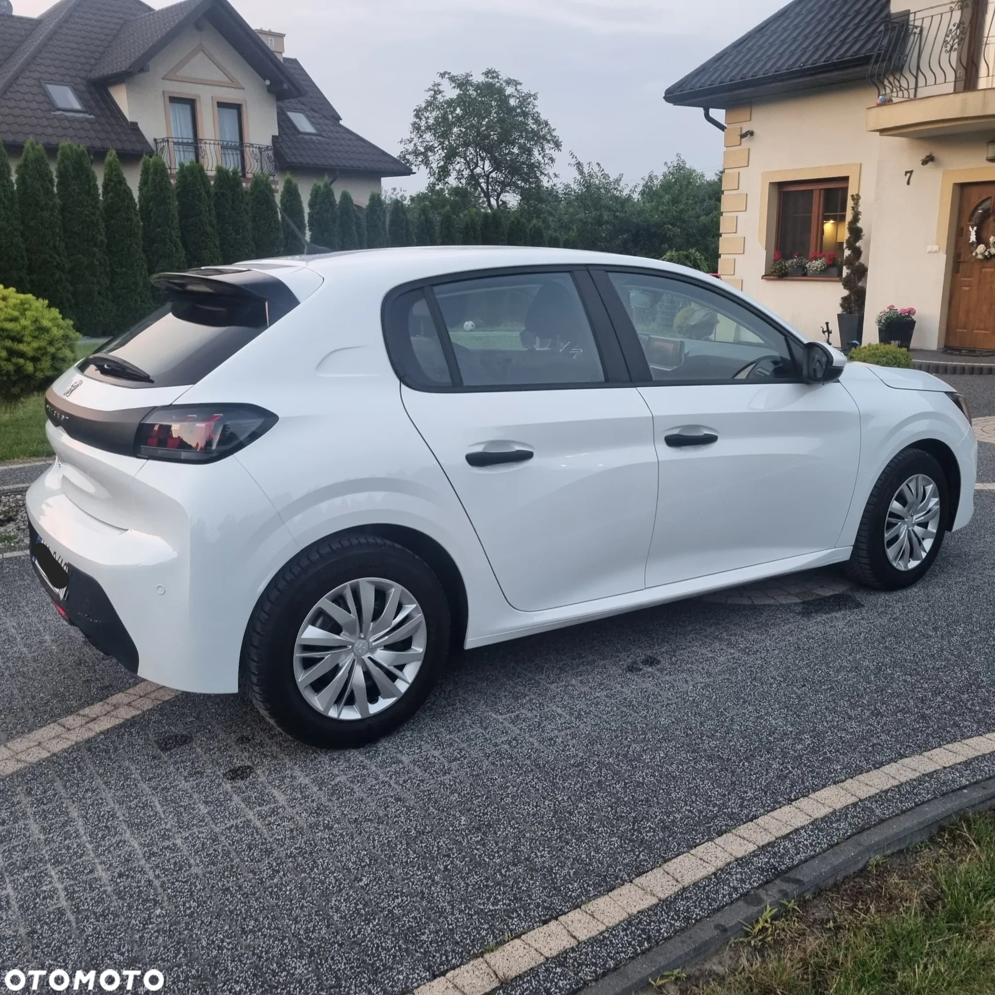 Peugeot 208 - 4