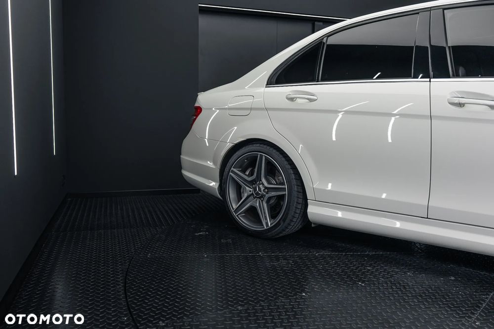 Mercedes-Benz Klasa C 63 AMG 7G-TRONIC - 12
