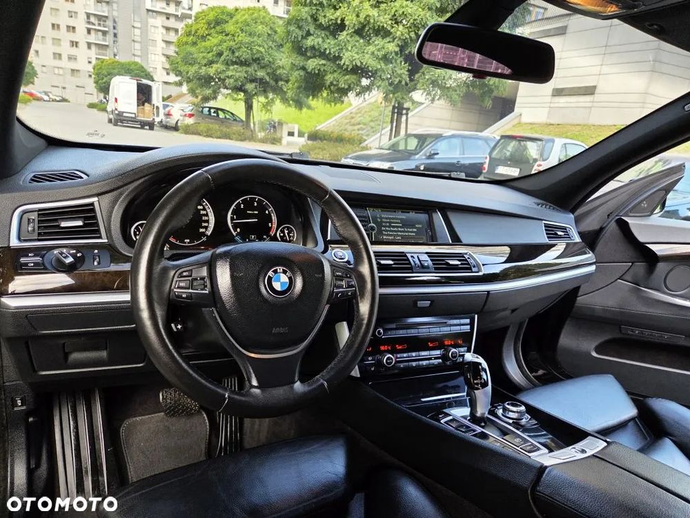 BMW 5GT - 30