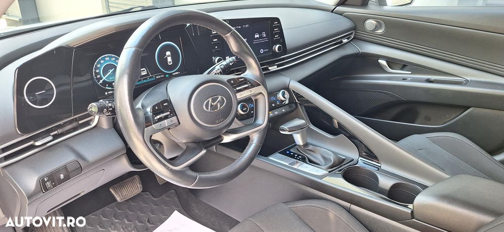 Hyundai Elantra 1.6 l 123 CP CVT Highway - 13
