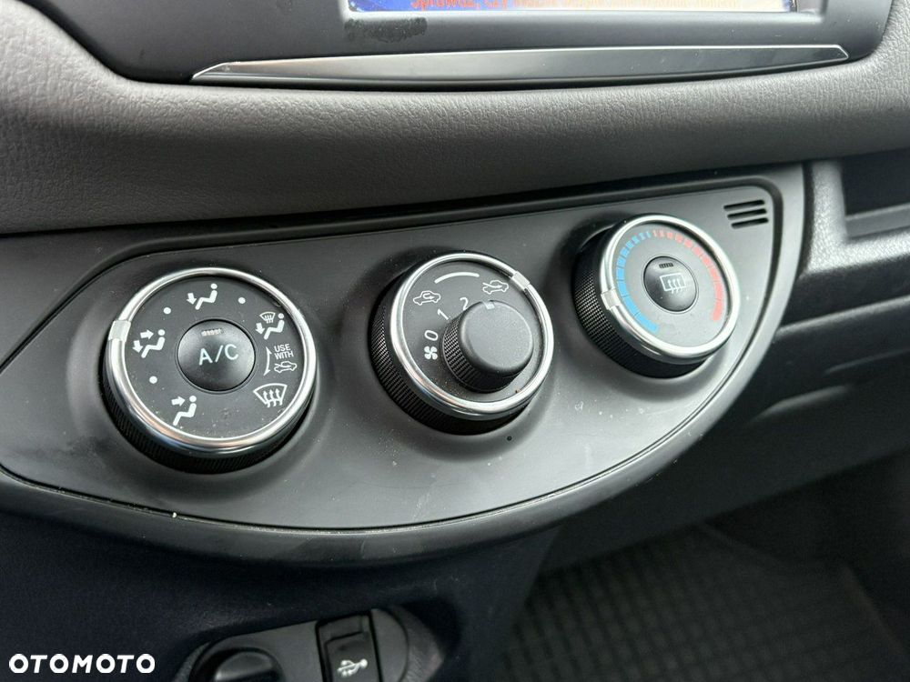 Toyota Yaris - 24