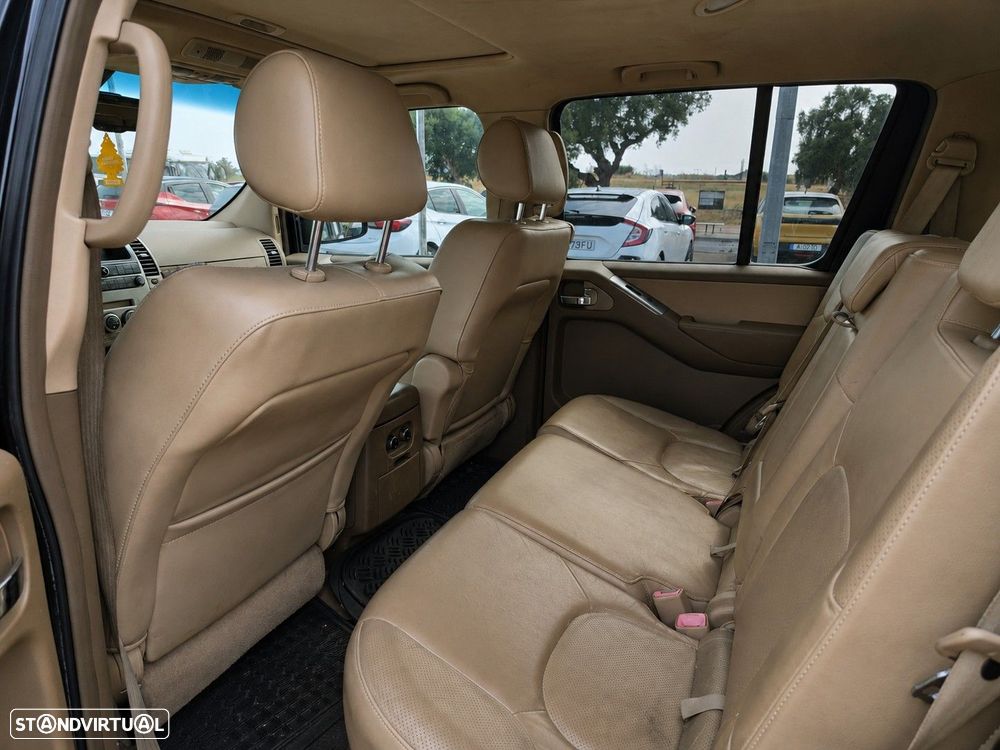 Nissan Pathfinder - 16