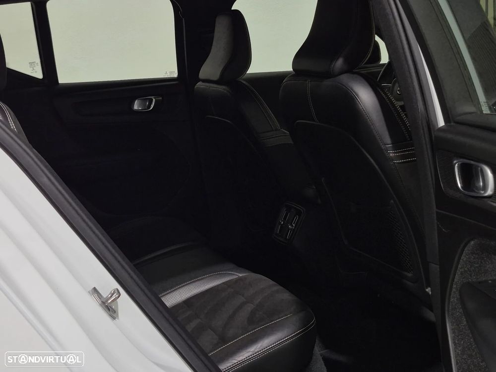 Volvo XC 40 1.5 T3 Tech Edition - 46