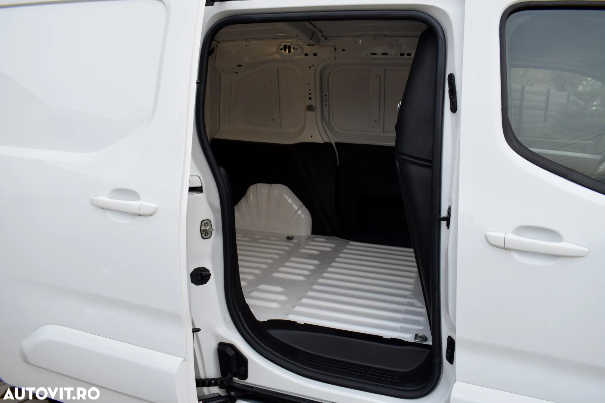 Citroën Berlingo 1.5 BlueHDi 100 S&S BVM6 Feel - 9