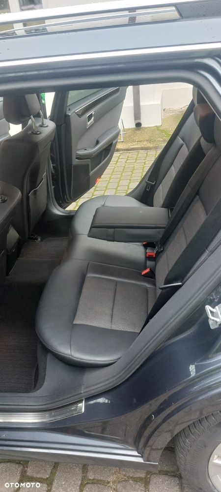 Mercedes-Benz Klasa E - 32