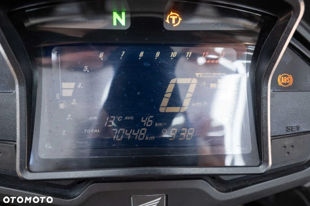 Honda VFR - 25