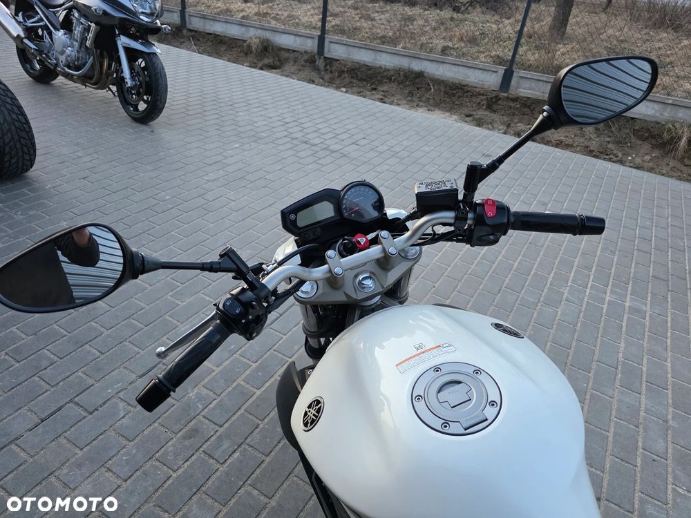 Yamaha XJ - 28