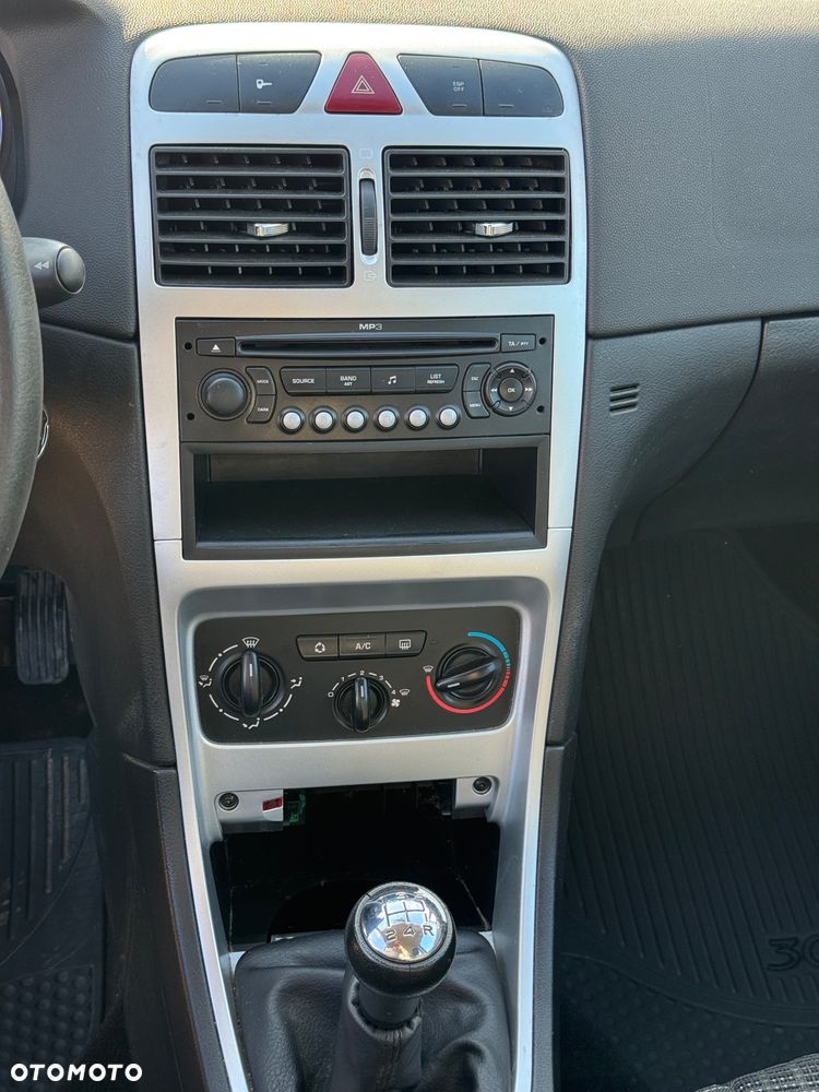 Peugeot 307 1.4 XR - 8