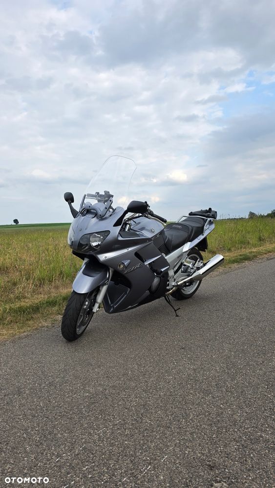 Yamaha FJR - 2