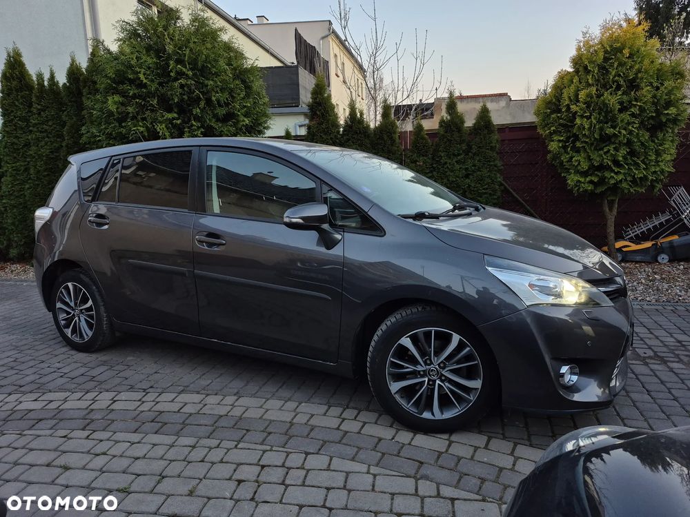 Toyota Verso 1.8 Prestige EU5 MS - 4