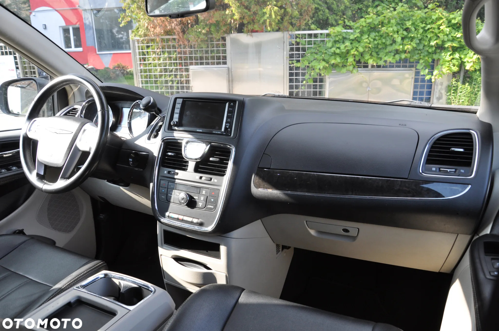 Chrysler Town & Country 3.6 Touring - 12